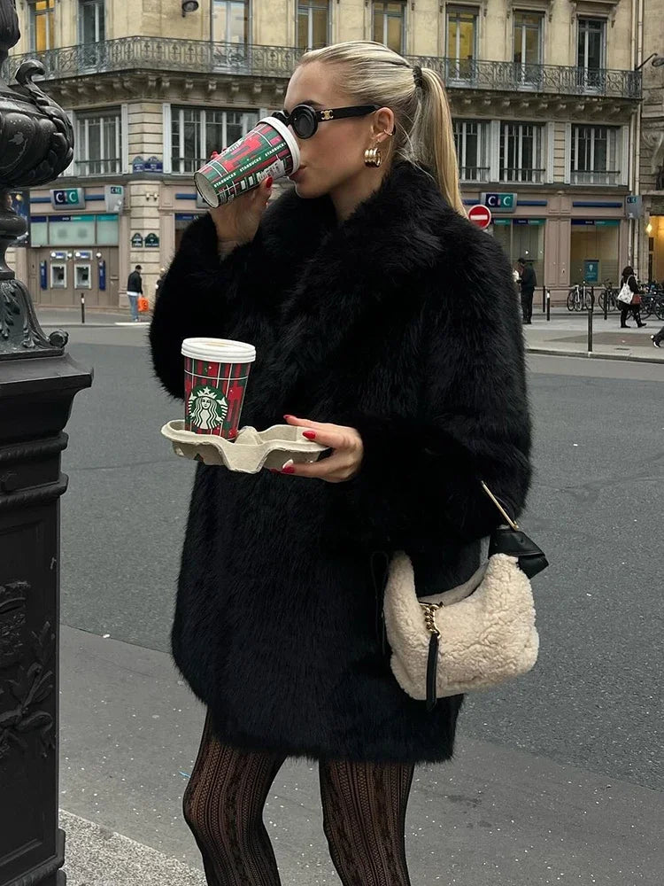 Manteau court en fausse fourrure "La Parisienne"