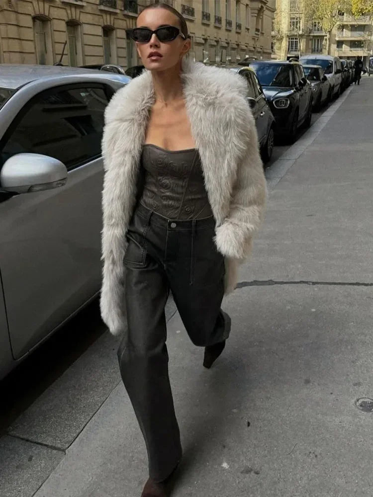 Manteau court en fausse fourrure "La Parisienne"