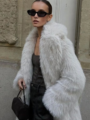 Manteau court en fausse fourrure "La Parisienne"