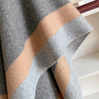 Poncho à carreaux effet cachemire – Gris