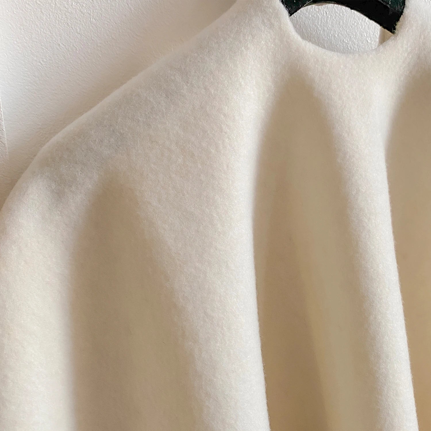 Poncho à carreaux effet cachemire – Blanc
